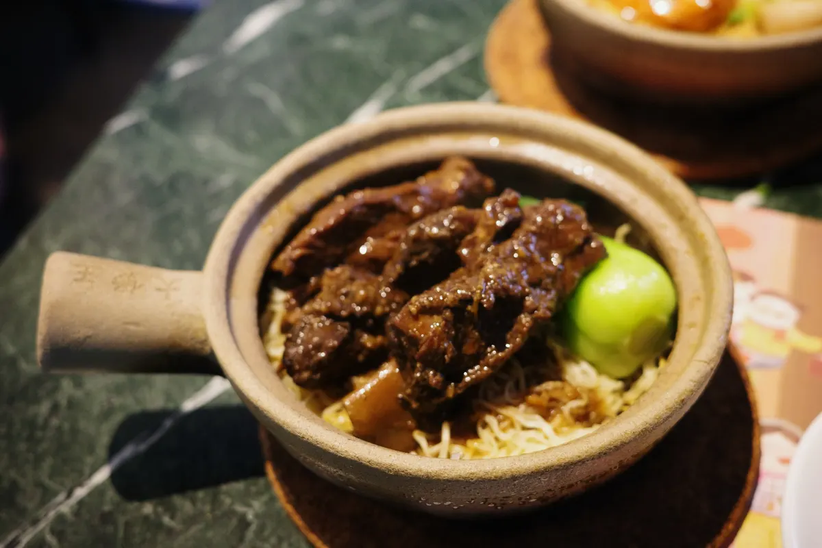 中華街で土鍋ご飯「Claypot King」